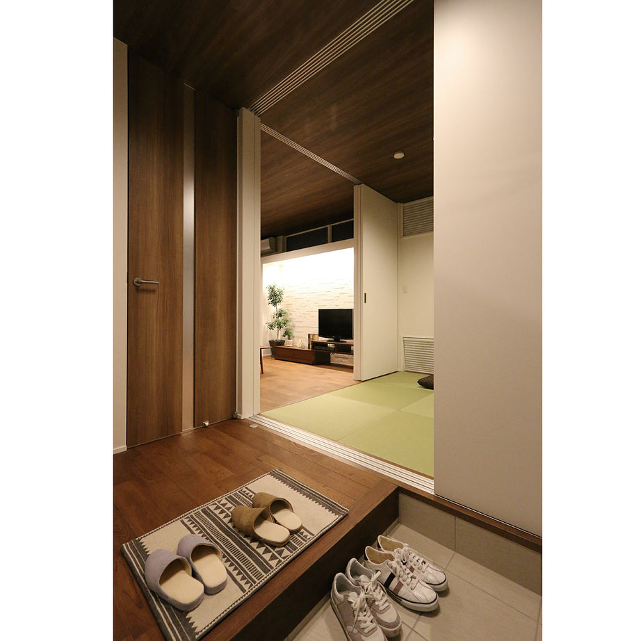 東亜ハウス 【中庭/吹抜け/外から見えない家/おしゃれな外観/間取有】中庭を取り囲む、年中カーテンレスで過ごせる家の建築実例画像6