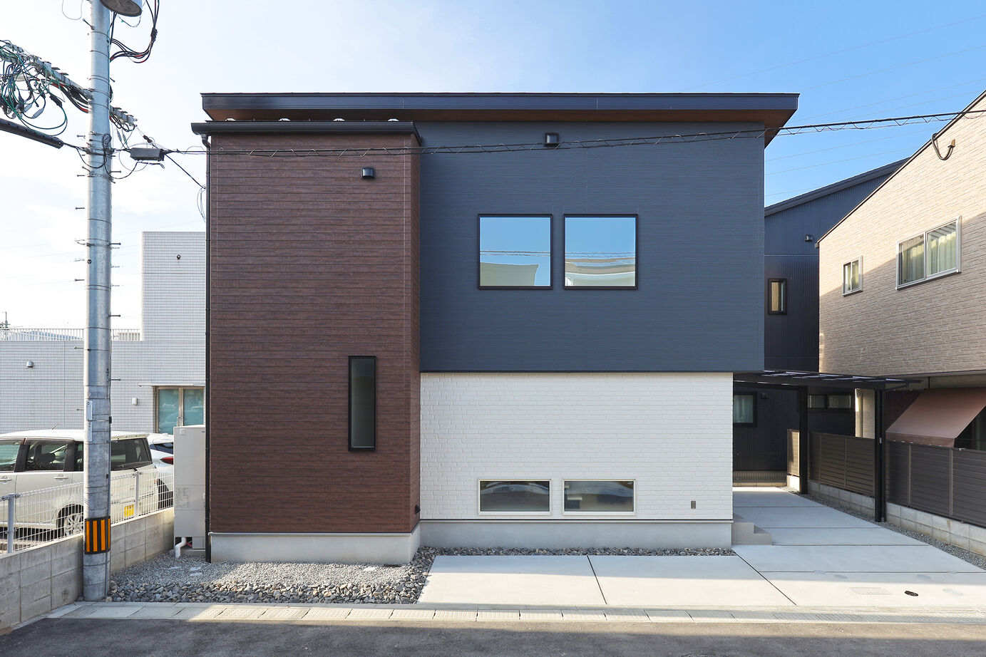 東亜ハウス 【1,000万円台/狭小地/2階リビング】フレキシブルに住まう可変性に富んだ間取りの1LDKの家｜25坪の建築実例画像2