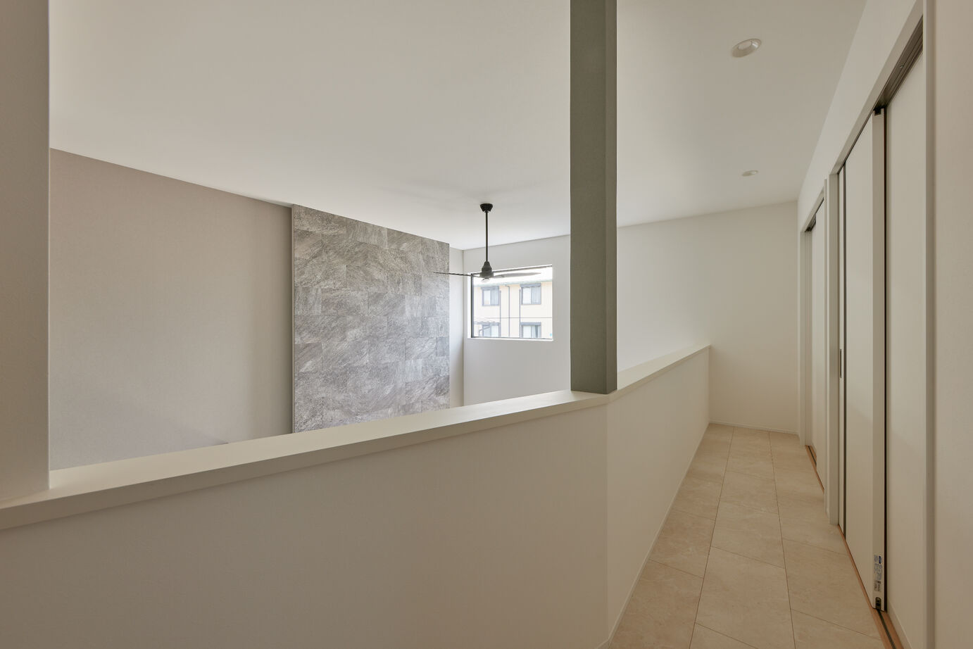 東亜ハウス 【中庭/ホテルライク/ワンルーム設計】周囲からの視線を切り内に開いたワンルーム設計の家｜30坪台の建築実例画像5