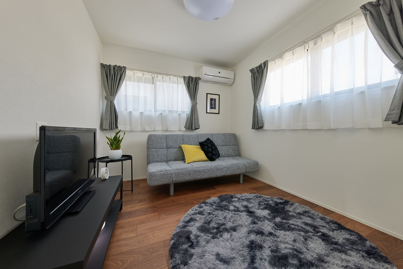 東亜ハウス 【リゾートライク/デッキテラス/大人インテリア/吹抜け】キッチンを中心としたリゾートライクな家｜35坪弱の建築実例画像9