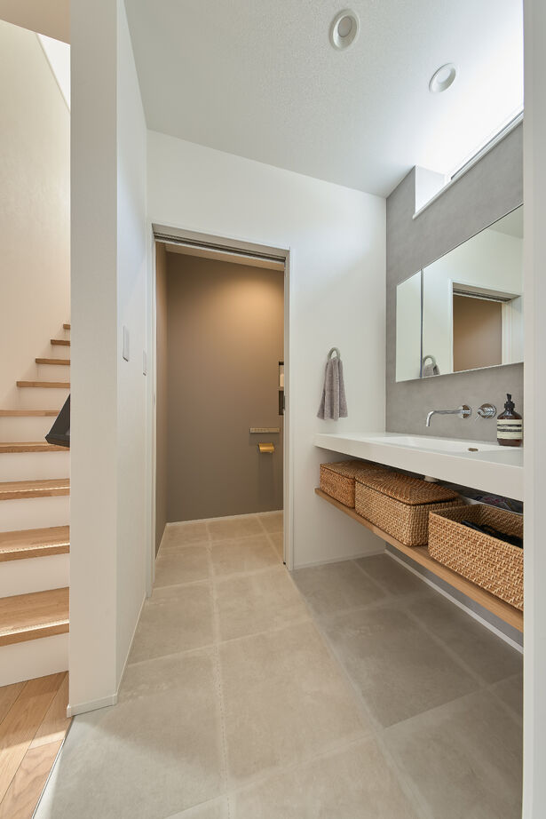 東亜ハウス 【30代の家/正方形の外観/吹き抜けリビング/家事ラク動線】細部までこだわって、おしゃれを極めた家の建築実例画像9