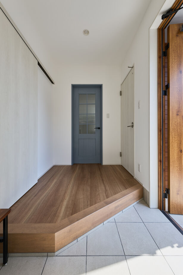 東亜ハウス 【土地29.9坪・狭小地/北欧モダン/和室】色遣いにこだわった、ゆったり寛げる北欧カフェスタイルの家の建築実例画像3