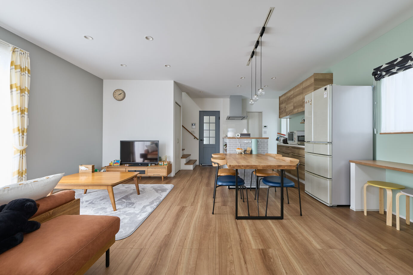 東亜ハウス 【土地29.9坪・狭小地/北欧モダン/和室】色遣いにこだわった、ゆったり寛げる北欧カフェスタイルの家の建築実例画像6