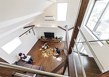 太平建設 【2000万円/30坪/旗竿地/外断熱長期優良住宅】吹き抜けとロフトで開放感のある住まいの建築実例画像2