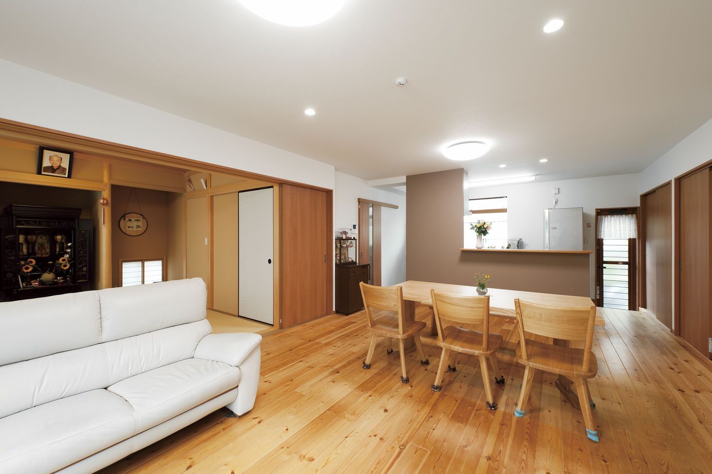 太平建設 【二世帯住宅/3650万円/59坪/間取り図】リビングで皆が顔を合わせる外観のデザイン性に凝った住まいの建築実例画像3