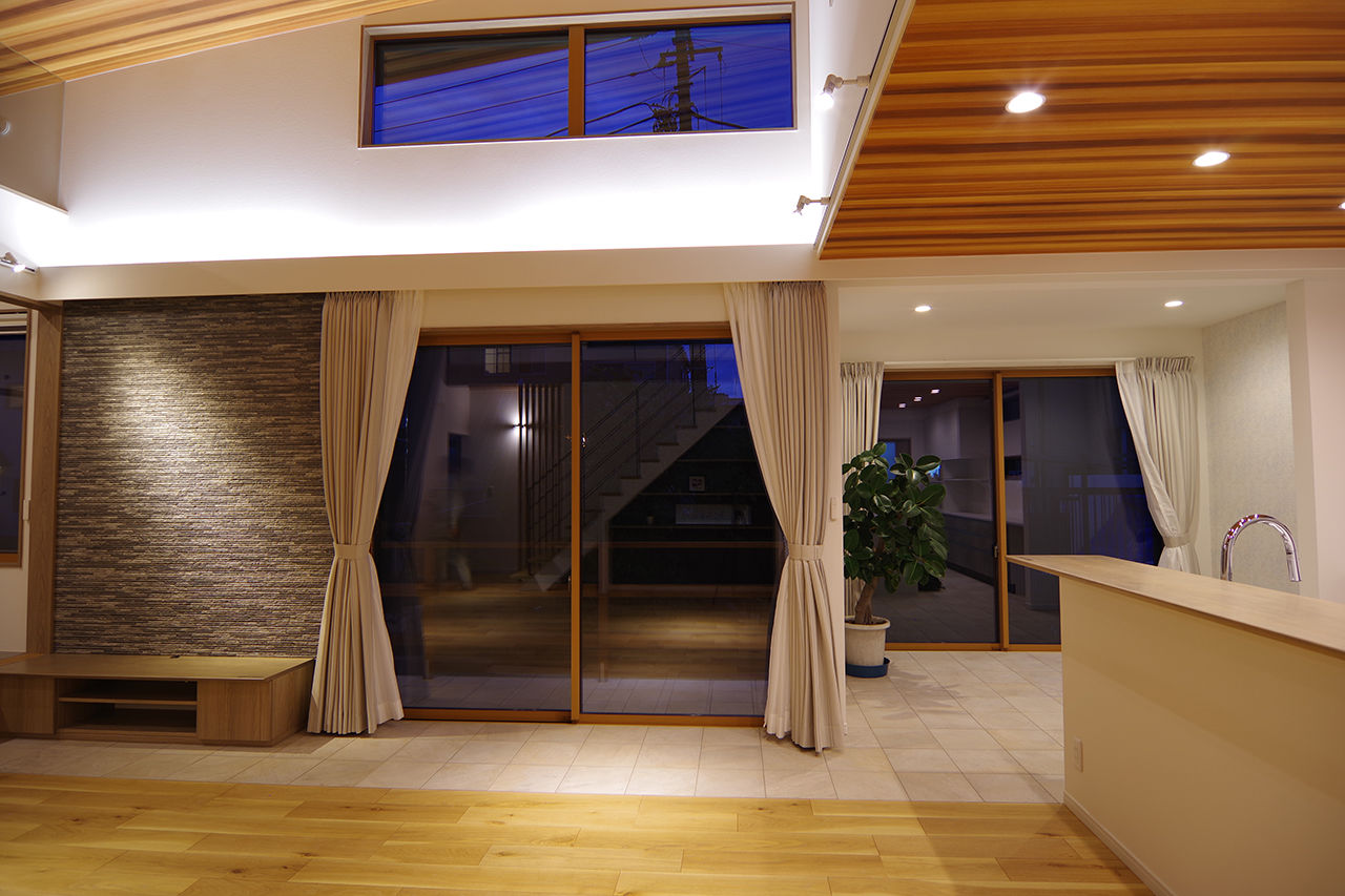 太平建設 【平屋／延床32坪／ロフト】サンルームで観葉植物を、ロフトで眺望を楽しむ。デザイン性溢れる平屋の建築実例画像3