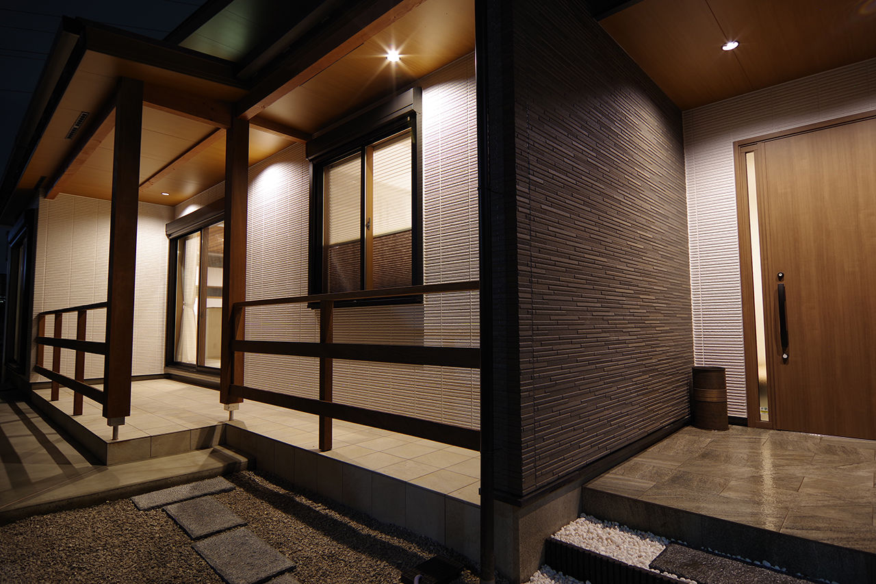 太平建設 【平屋／延床32坪／ロフト】サンルームで観葉植物を、ロフトで眺望を楽しむ。デザイン性溢れる平屋の建築実例画像5