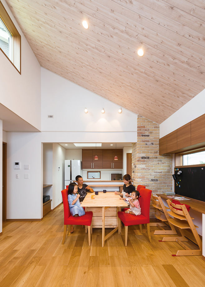 ウィザースホーム 【2000万円台後半/30坪台/間取り図有】屋上に芝生の庭！家族の絆が深まる工夫を散りばめた土間収納のある家の建築実例画像2