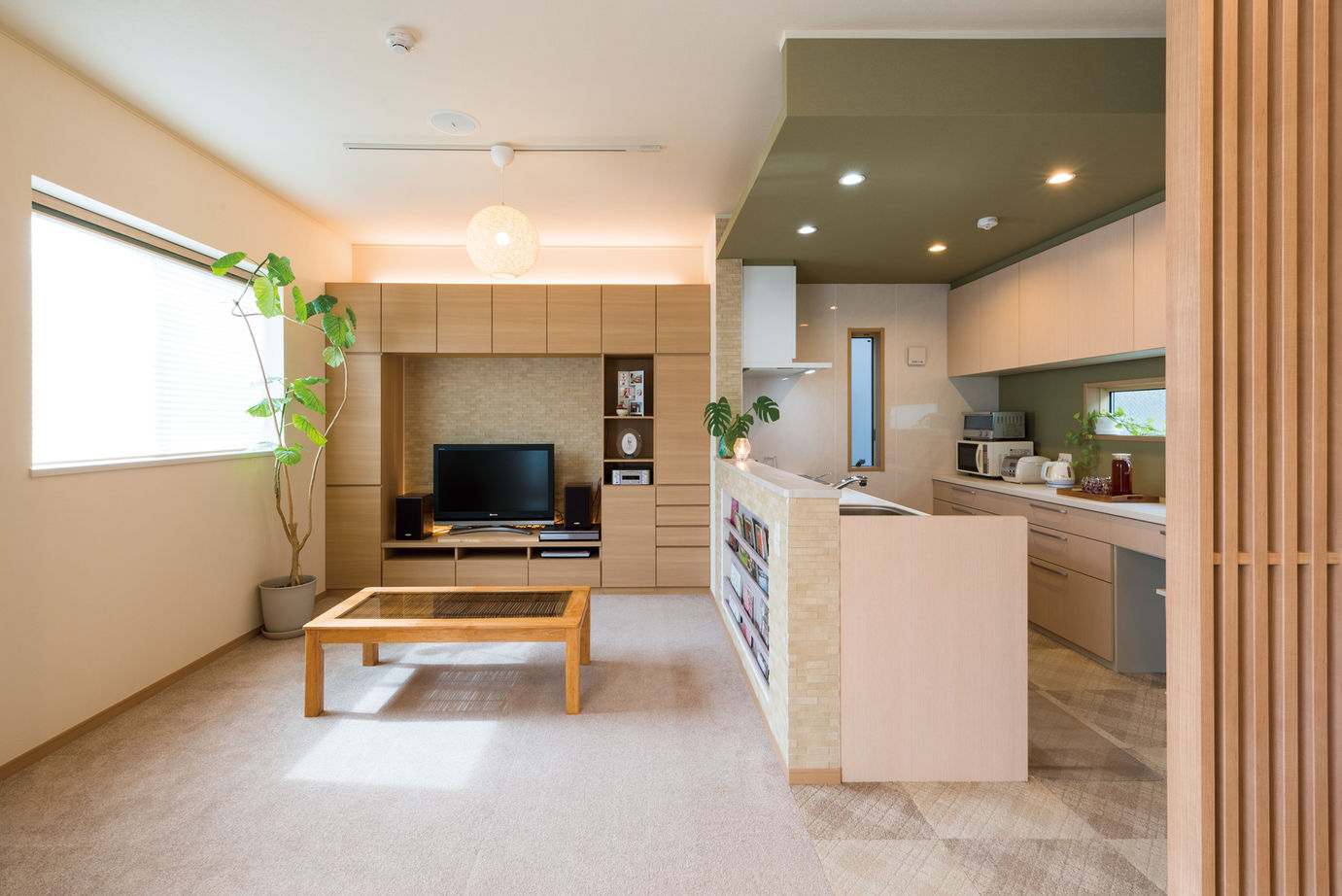 ウィザースホーム 【2000万円台後半/30坪台/間取り図有】敷地21坪とは思えない開放感。広さを感じる工夫が満載の3階建ての家の建築実例画像2