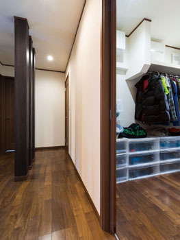 ウィザースホーム 【平屋/2000万円台/30坪台/間取り図有】平屋の概念を変えたLDKを中心に家族の笑顔が広がる住まいの建築実例画像7