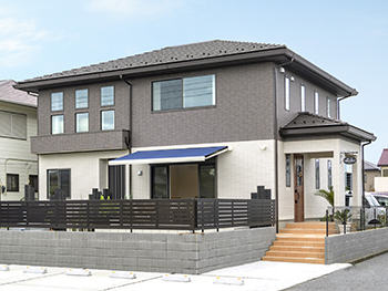 ウィザースホーム 【店舗併用/2000万円台/40坪台/間取り図有】長年の夢だった憧れのカフェ経営を叶えた店舗併用住宅の建築実例画像3