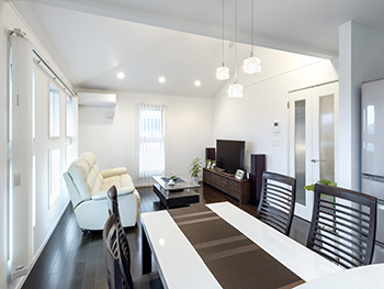 ウィザースホーム 【店舗併用/2000万円台/40坪台/間取り図有】長年の夢だった憧れのカフェ経営を叶えた店舗併用住宅の建築実例画像6