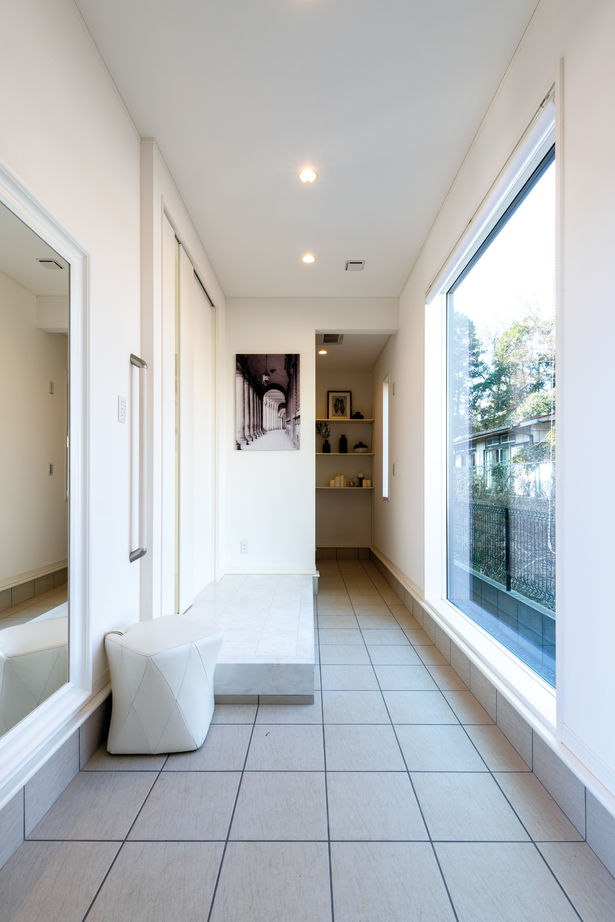 ウィザースホーム 【2000万円台/30坪台/間取り図有】階段もキッチンもインテリアのひとつ。モノトーンで調えた理想のわが家の建築実例画像6