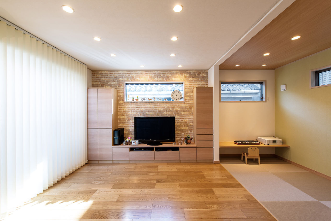 ウィザースホーム 【2000万円台/敷地面積19.2坪/間取り図有】収納も家事動線も想像以上。アイデアいっぱいの都市型3階建住宅の建築実例画像2