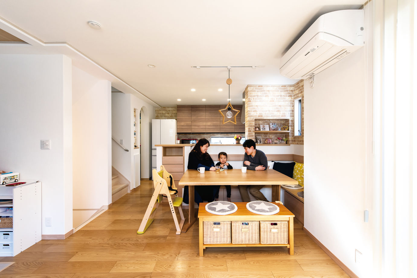 ウィザースホーム 【2000万円台/敷地面積19.2坪/間取り図有】収納も家事動線も想像以上。アイデアいっぱいの都市型3階建住宅の建築実例画像4