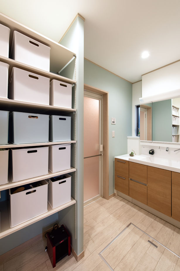 ウィザースホーム 【2000万円台/敷地面積19.2坪/間取り図有】収納も家事動線も想像以上。アイデアいっぱいの都市型3階建住宅の建築実例画像8