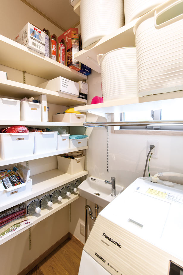 ウィザースホーム 【2000万円台/敷地面積19.2坪/間取り図有】収納も家事動線も想像以上。アイデアいっぱいの都市型3階建住宅の建築実例画像9