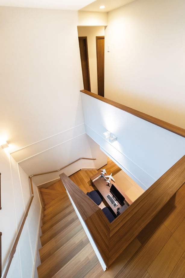 ウィザースホーム 【2000万円台/30坪台/間取り図有】黒い外壁タイルのモダンな外観デザインと立体的な間取りを叶えた住まいの建築実例画像10