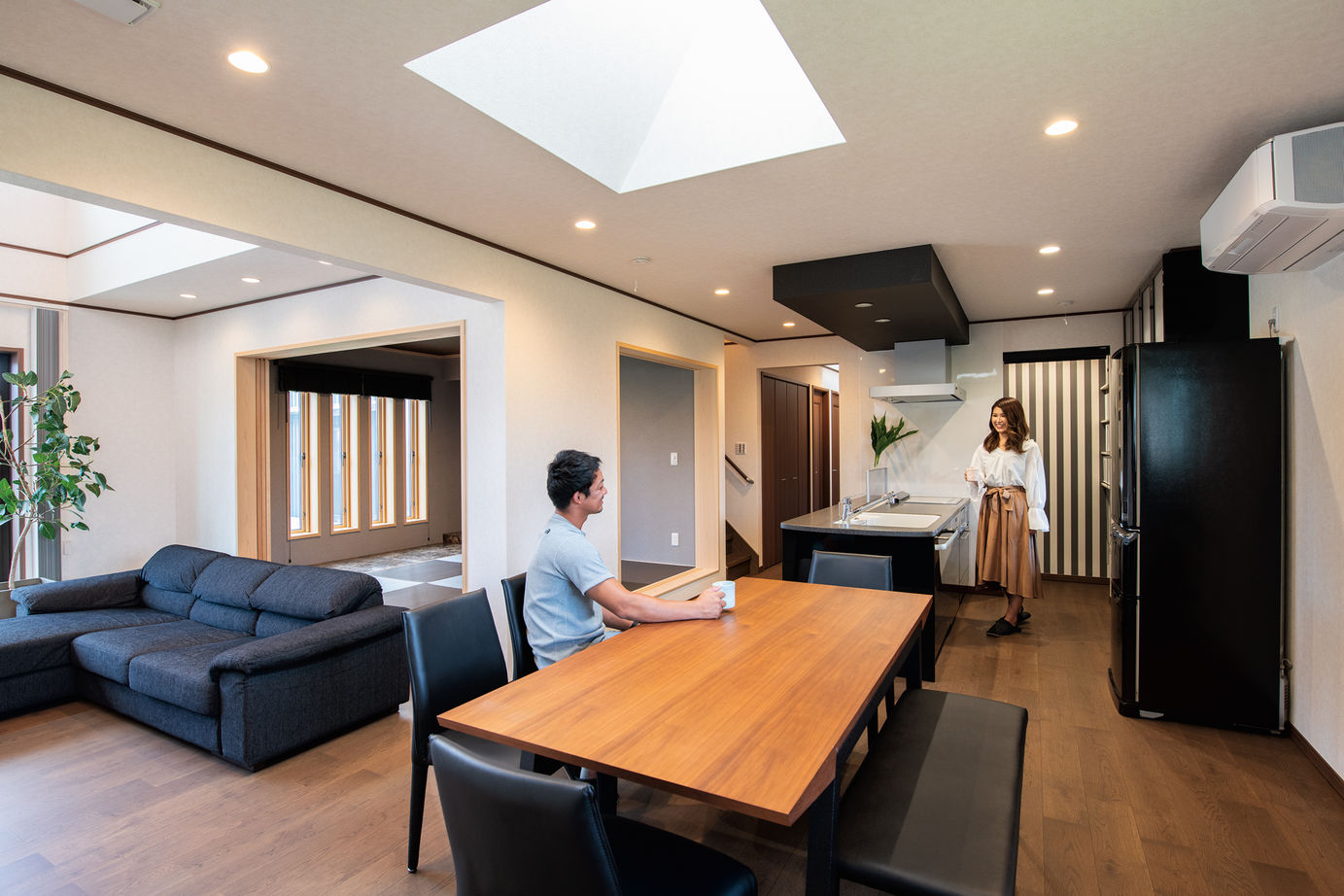 ウィザースホーム 【平屋/40坪台/間取り図有】平屋の魅力を最大限に活かし、横への広がりを意識した住まいの建築実例画像3