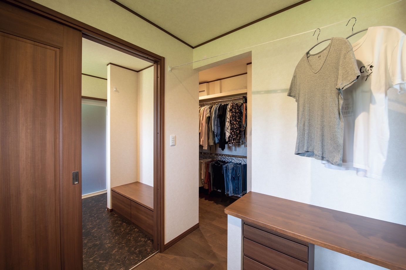 ウィザースホーム 【平屋/40坪台/間取り図有】平屋の魅力を最大限に活かし、横への広がりを意識した住まいの建築実例画像10