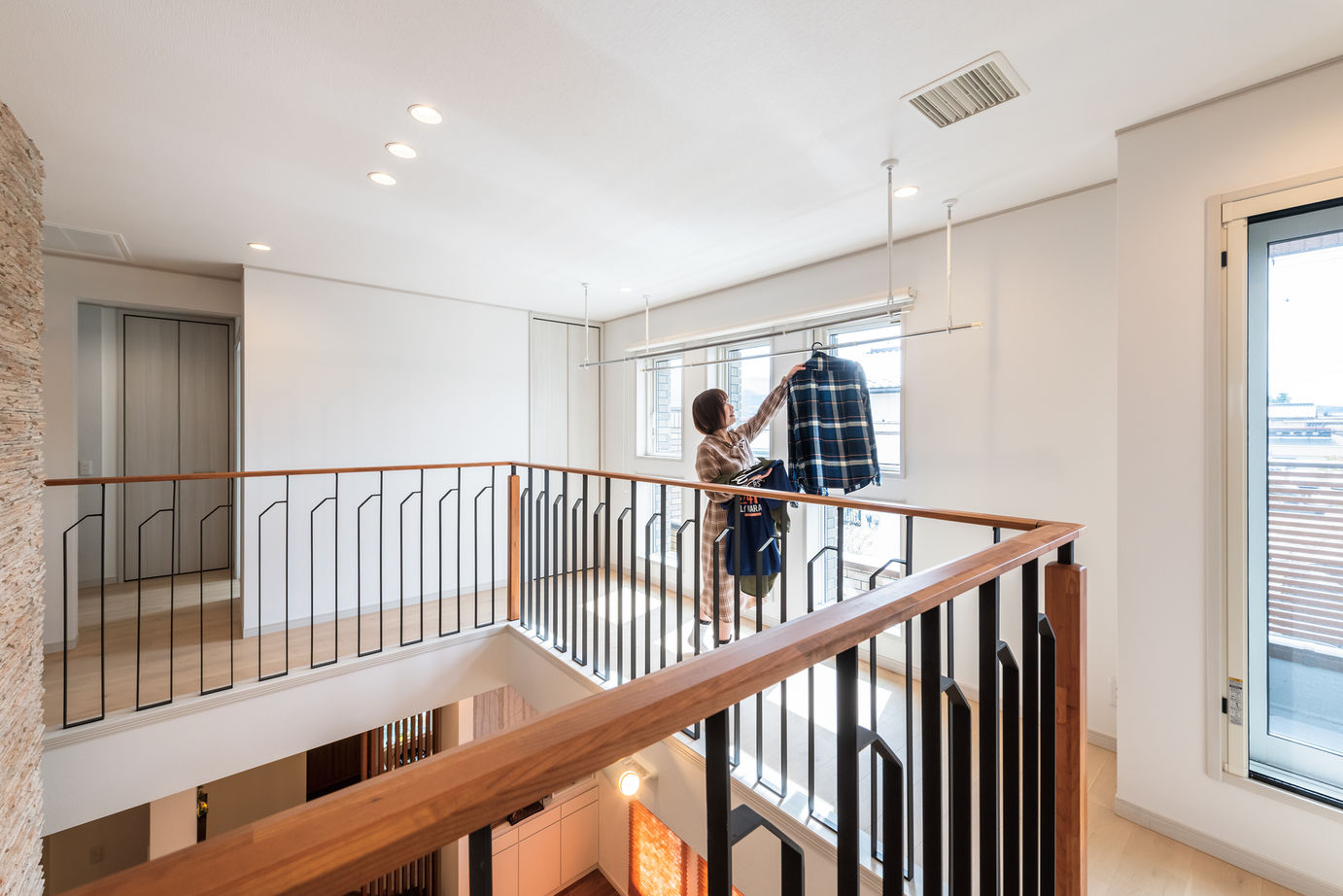 ウィザースホーム 【50坪台/間取り図有】吹き抜け、琴の間、中2階…。色褪せることのない上質を実現した住まいの建築実例画像6