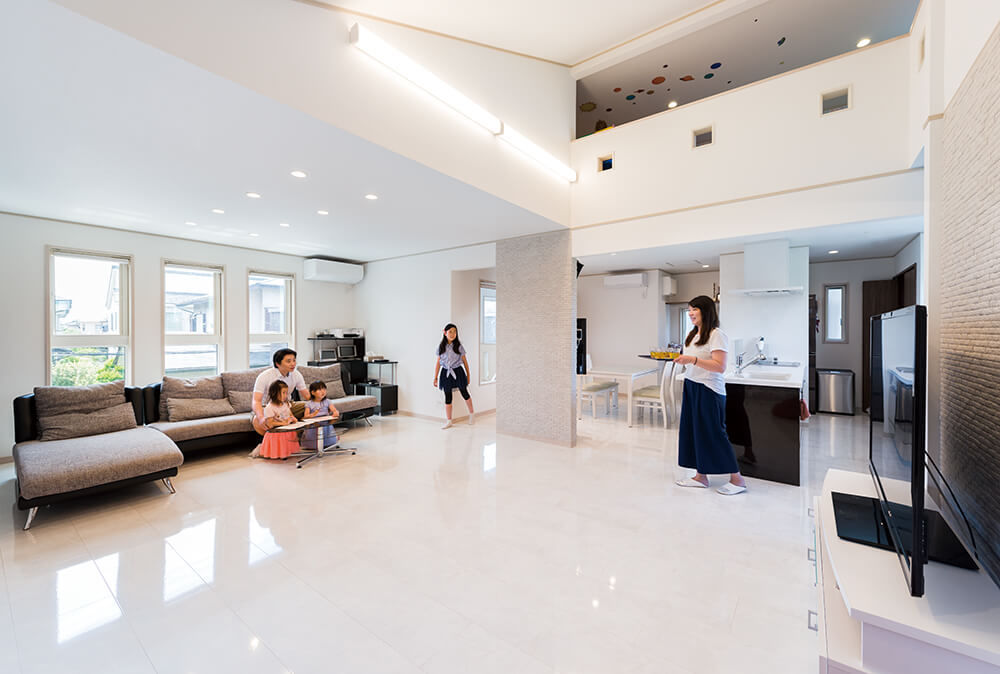 ウィザースホーム 【2500万円～2999万円／2階リビング／家事動線／間取図有】とにかく広く開放的に。子どもとの時間を満喫！の建築実例画像1