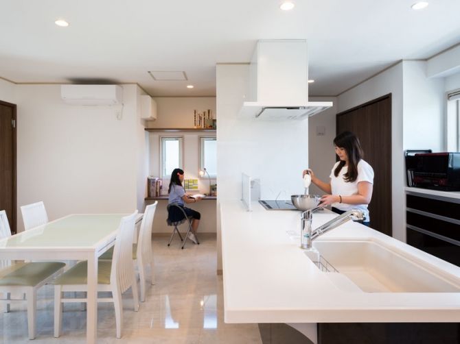 ウィザースホーム 【2500万円～2999万円／2階リビング／家事動線／間取図有】とにかく広く開放的に。子どもとの時間を満喫！の建築実例画像4