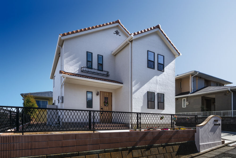 ウィザースホーム 【1500万円～1999万円／南欧風／家事動線／間取図有】スペイン風の外観やアーチ…、“好き”を散りばめた家の建築実例画像2