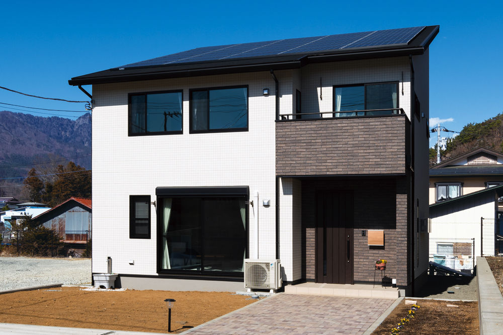 ウィザースホーム 【2000万円～2499万円／家事動線／収納充実／太陽光／間取図有】機能的な動線と収納で毎日の家事も楽しく！の建築実例画像2