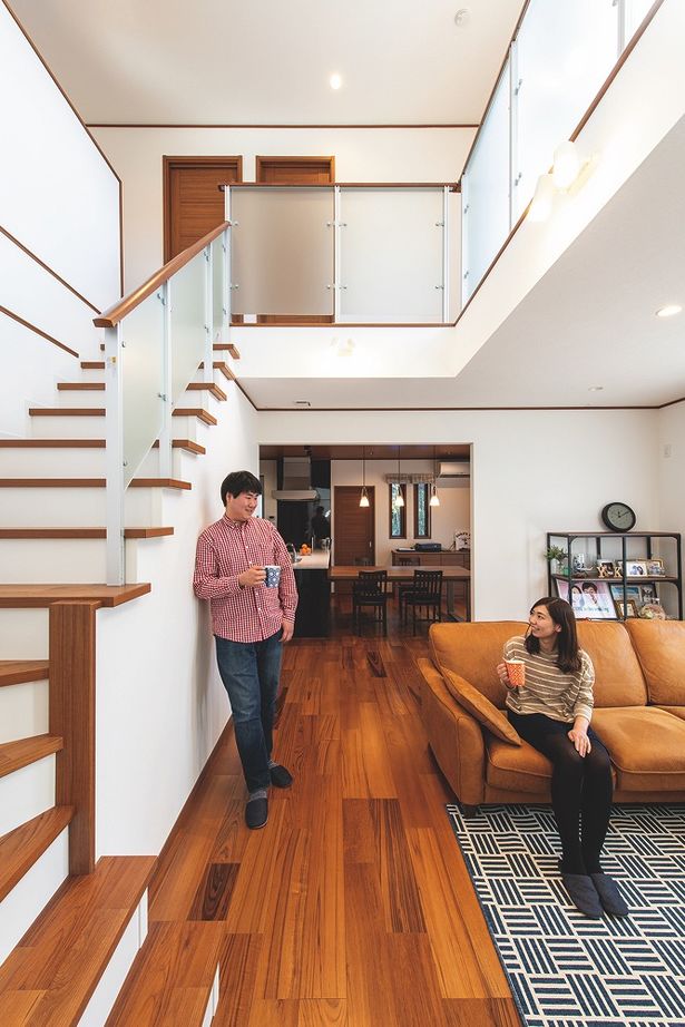 ウィザースホーム 【タイル／吹き抜け／間取図有】吹き抜けも、回廊も、外観もひと目惚れ。“好き”を集めた最高のわが家の建築実例画像3