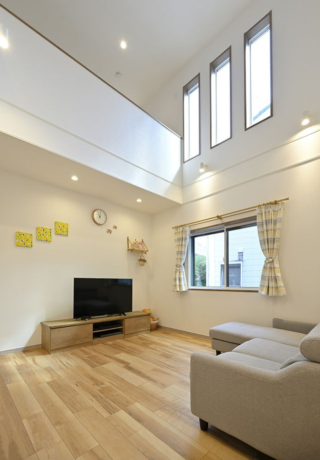 ウィザースホーム 【1500万円～1999万円／収納充実／吹き抜け／間取図有】子育ても楽しめる工夫が満載！可愛らしい北欧の家の建築実例画像2