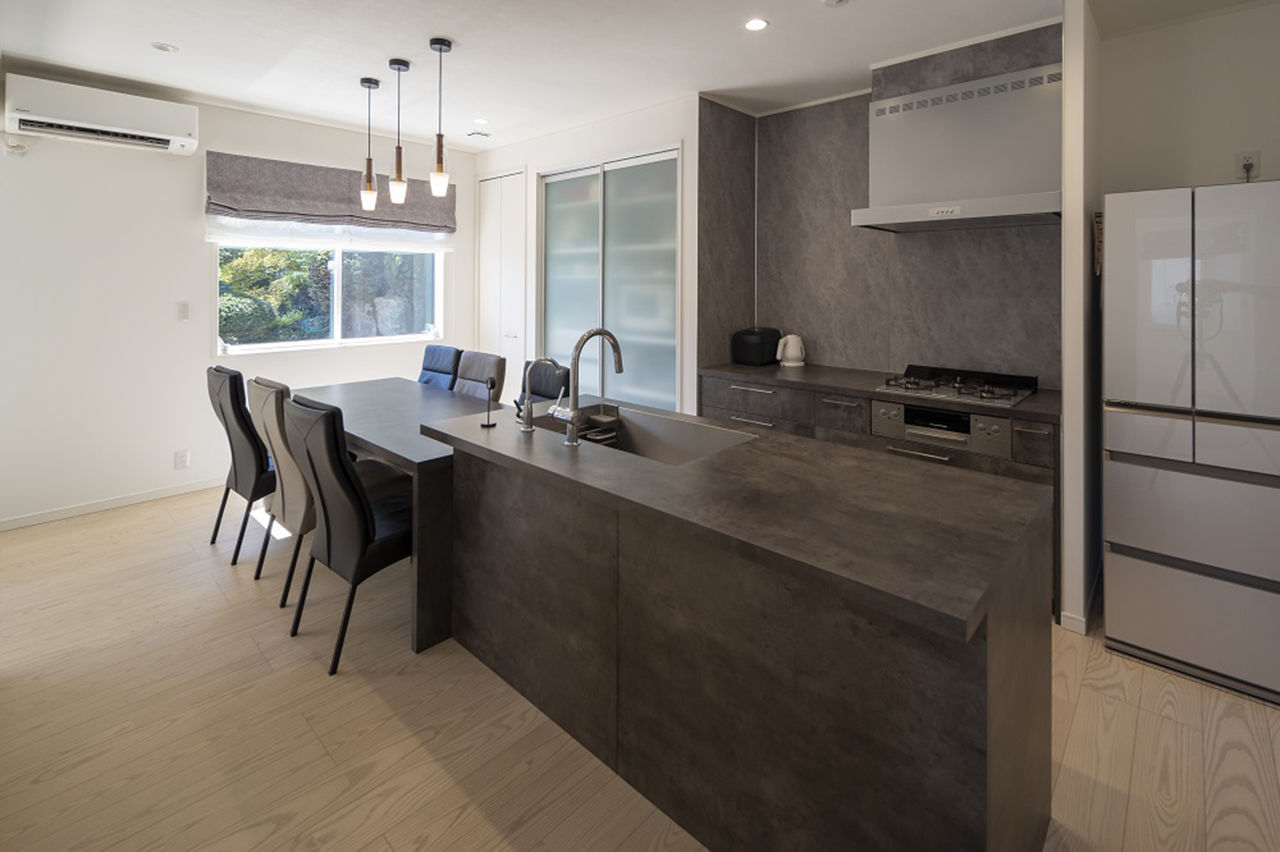 ウィザースホーム 【3500万円～3999万円／太陽光／吹き抜け／間取図有】旧家の面影と快適な暮らしが調和した風格ある住まいの建築実例画像3