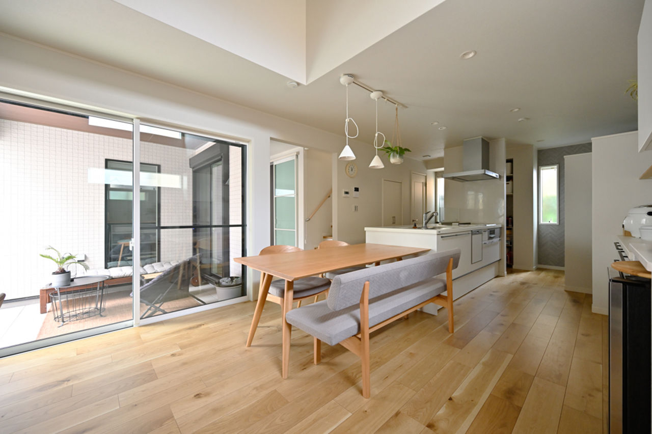 ウィザースホーム 【2600万円台／中庭／スキップフロア／間取図有】BBQなどホームパーティを楽しむ開放的な屋上のある家の建築実例画像3