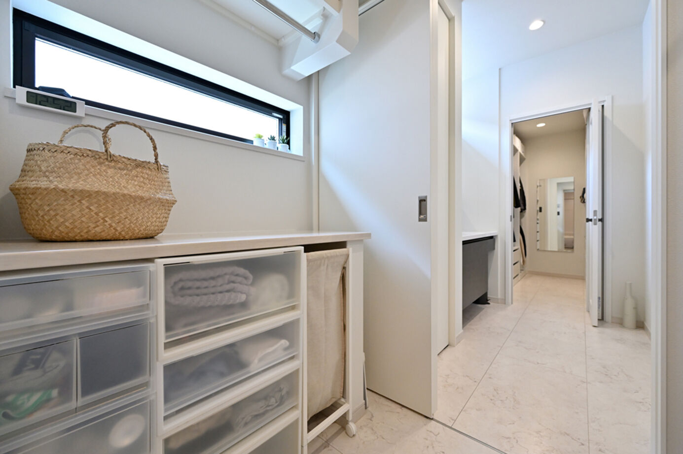 ウィザースホーム 【3500万円／中庭／収納充実／間取図】中庭と天井高2.6mのリビングにより、伸びやかな開放感を楽しむ家の建築実例画像11