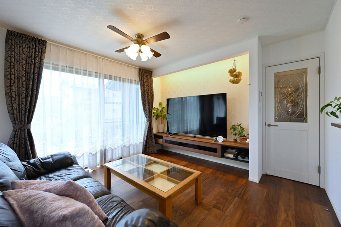 ウィザースホーム 【3600万円／ビルトインガレージ／間取図】アンティーク家具が似合う空間とクラシカルなガレージのある家の建築実例画像2