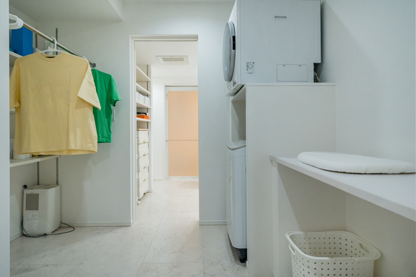 ウィザースホーム 【平屋／趣味／家事動線／収納充実】豊かなデザイン性と回遊動線など機能性を両立させたホテルライクな平屋の建築実例画像13