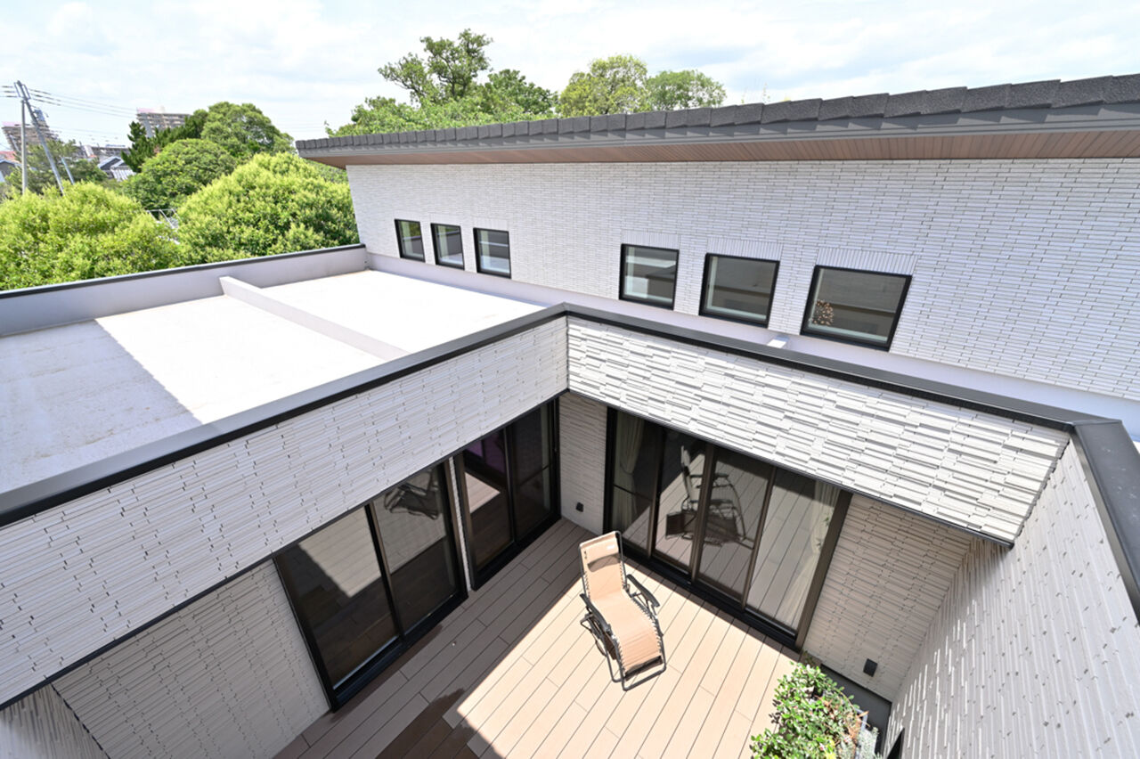 ウィザースホーム 【5600万円／平屋／中庭／間取図】中庭テラスが彩る、大空間の平屋。開放的なプライベート空間にくつろぐの建築実例画像4