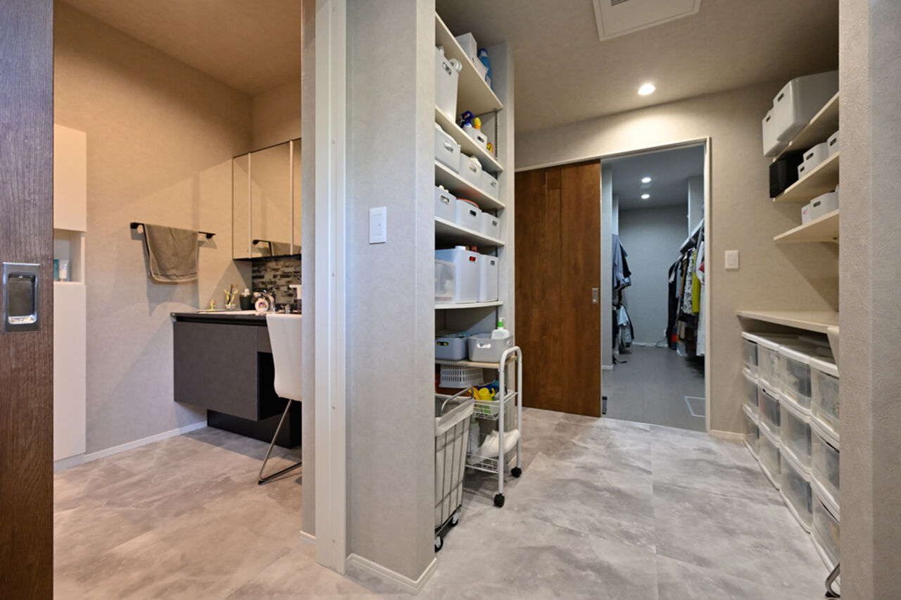 ウィザースホーム 【5600万円／平屋／中庭／間取図】中庭テラスが彩る、大空間の平屋。開放的なプライベート空間にくつろぐの建築実例画像6