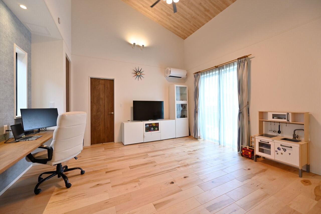 ウィザースホーム 【5600万円／平屋／中庭／間取図】中庭テラスが彩る、大空間の平屋。開放的なプライベート空間にくつろぐの建築実例画像8