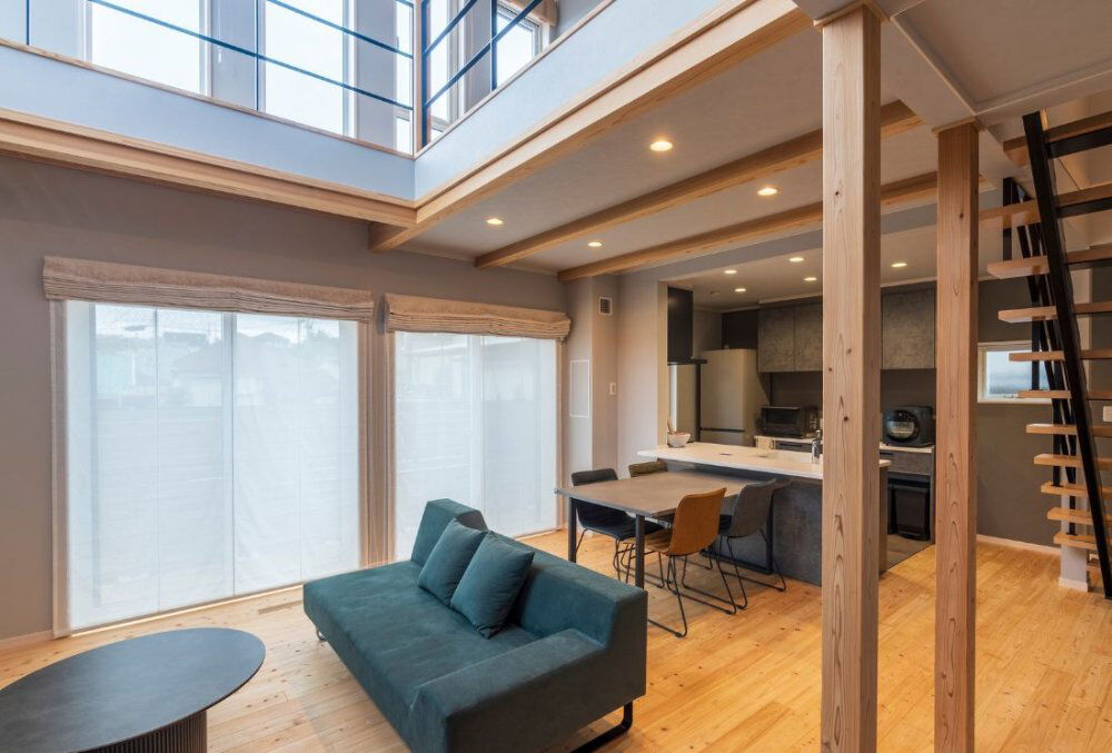 高勝の家 【仙台市｜吹き抜け｜ペット共生】愛猫が吹き抜けを行き来して遊ぶ、スケルトンを活かした光あふれる家の建築実例画像2