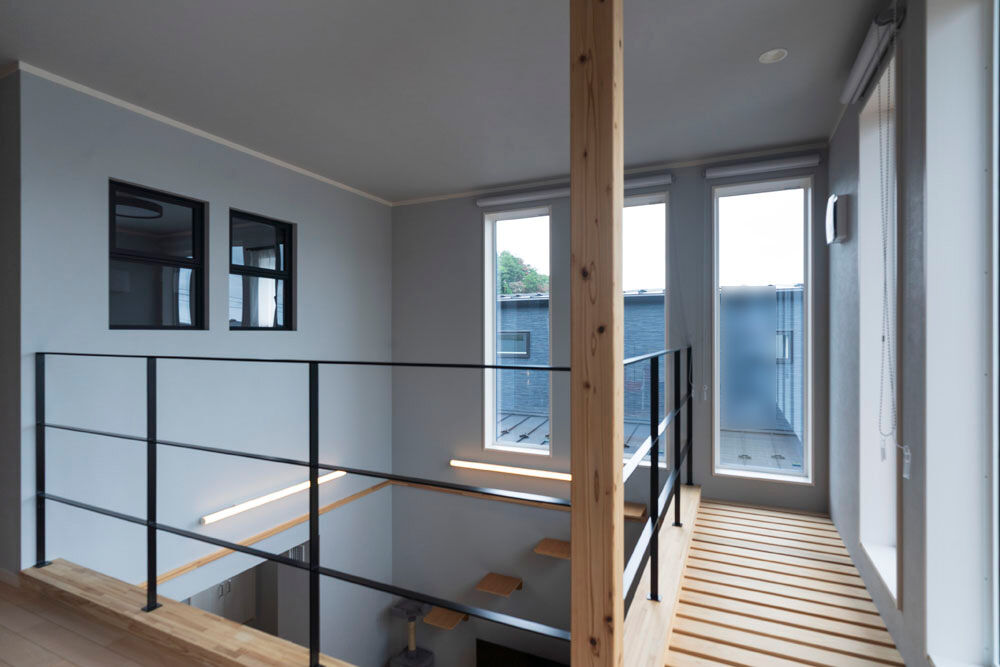 高勝の家 【仙台市｜吹き抜け｜ペット共生】愛猫が吹き抜けを行き来して遊ぶ、スケルトンを活かした光あふれる家の建築実例画像7