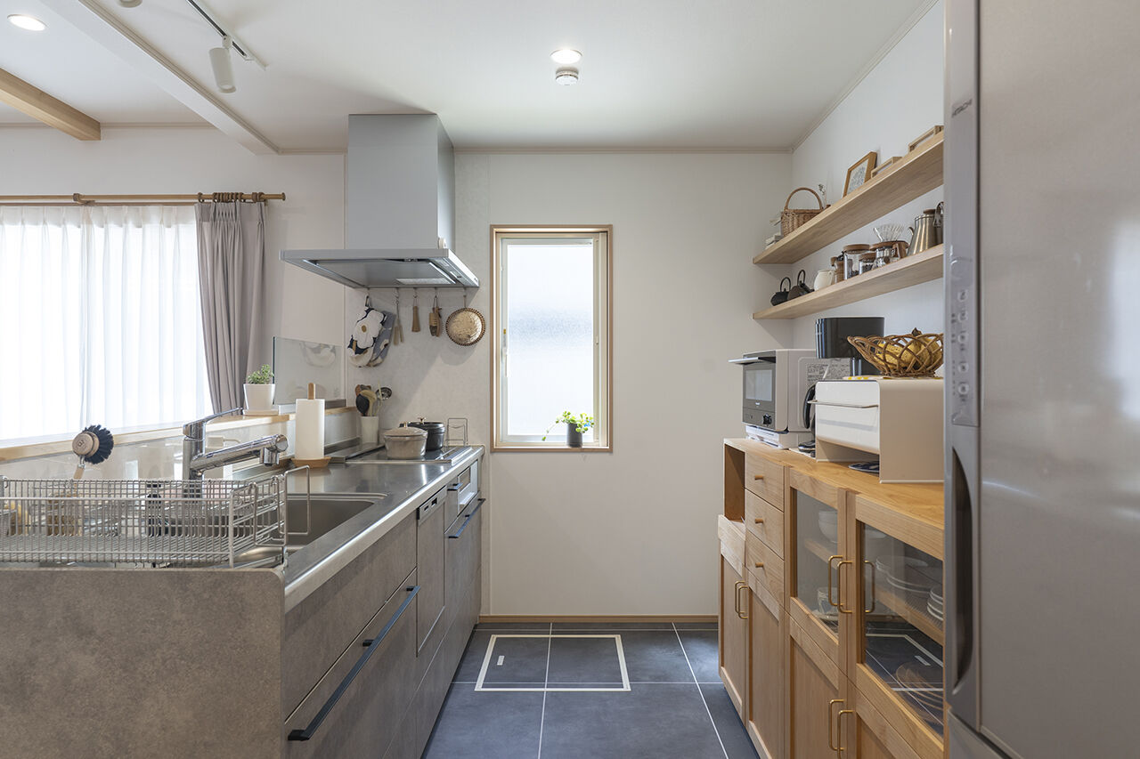 高勝の家 【仙台市｜間取り図有】大好きなインテリアが映えるやわらかな家。趣味のスペースも設けて暮らしが充実の建築実例画像3