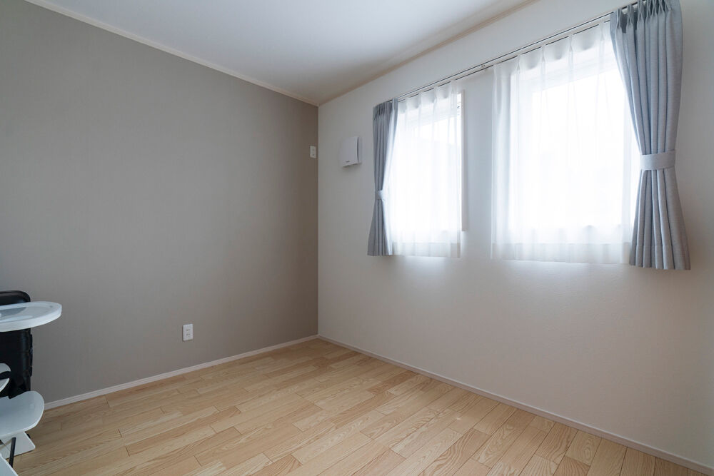 高勝の家 【間取り図有｜吹き抜け】エアコン1台で夏も冬も快適に過ごせる、吹き抜けリビングが開放的な家の建築実例画像9