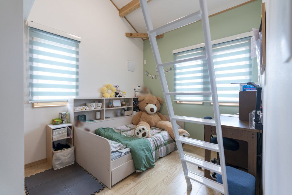 高勝の家 【大崎市｜間取り図有】吹き抜け＆畳コーナー一体型リビングでくつろげる和モダン住宅の建築実例画像6