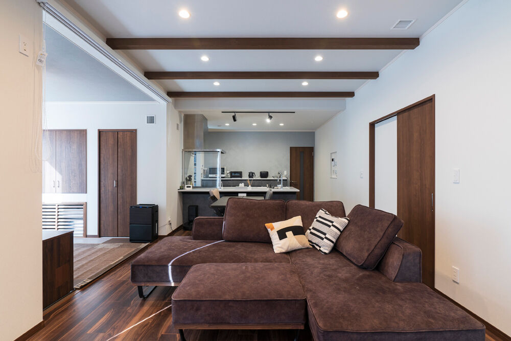 高勝の家 【間取り図有｜平屋】プライベートとパブリックを使い分けた、暮らしやすい平屋の家の建築実例画像3