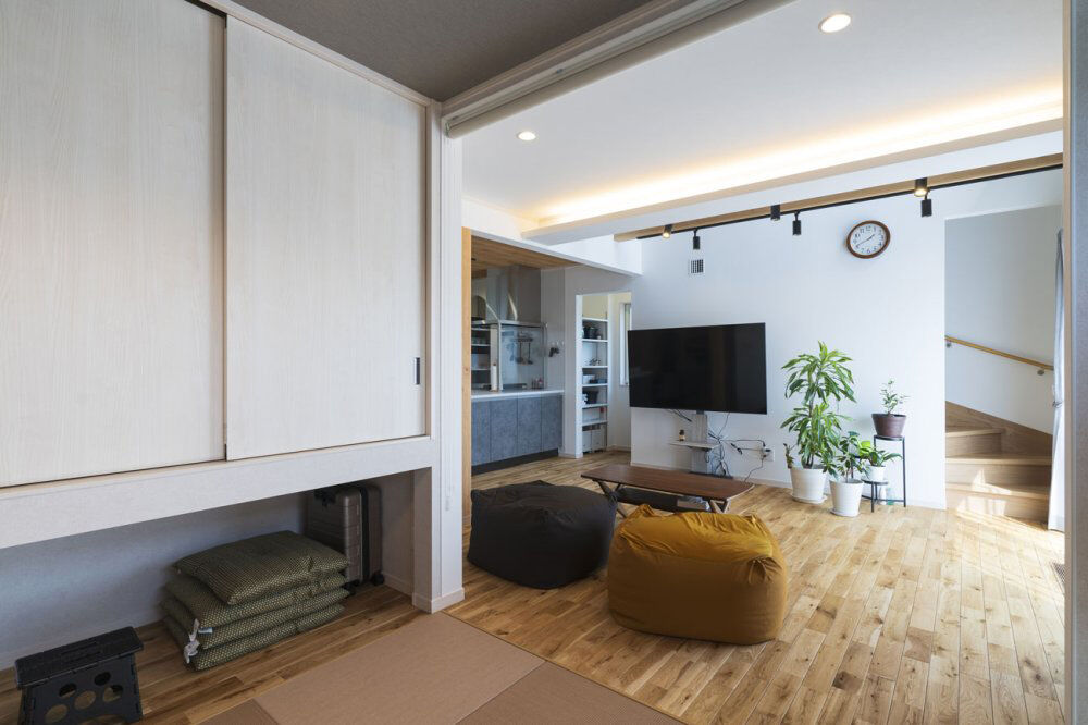 高勝の家 【間取り図有】無垢床と吹き抜けが心地いい住まい。便利な家事動線や趣味スペースも叶って大満足の建築実例画像2