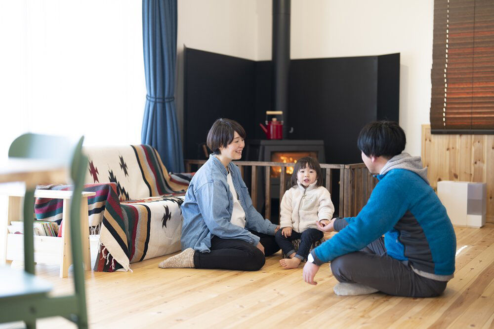 高勝の家 【間取り図有｜吹き抜け｜薪ストーブ】子どもの感性が育つ、木のある暮らし。休日は家族でBBQもの建築実例画像4