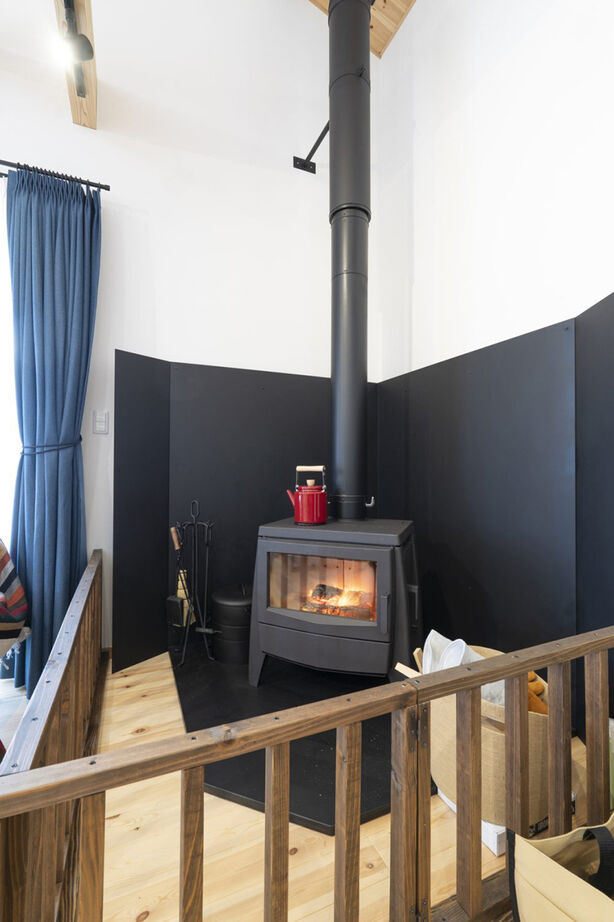 高勝の家 【間取り図有｜吹き抜け｜薪ストーブ】子どもの感性が育つ、木のある暮らし。休日は家族でBBQもの建築実例画像5