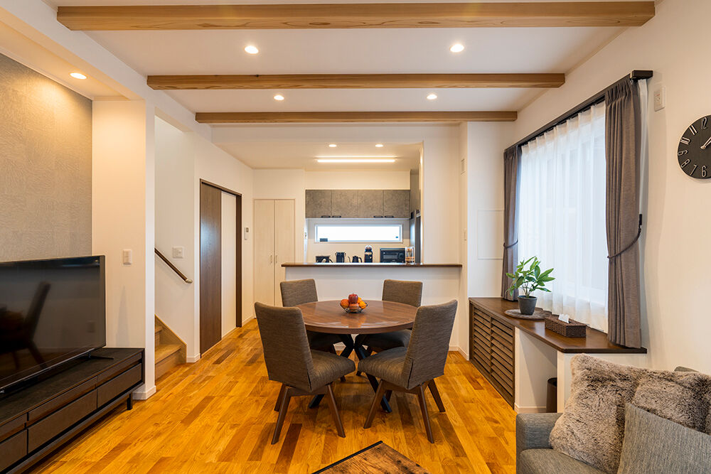 高勝の家 【大崎市｜間取り図有｜二世帯】ゾーニングで家族みんなが快適。便利な家事動線で洗濯が効率的にの建築実例画像3