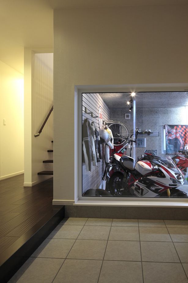 ジョイフルホーム 【札幌市/2000～2500万円/バイク/2階リビング】札幌市内で叶えたビルトインガレージハウスの建築実例画像4